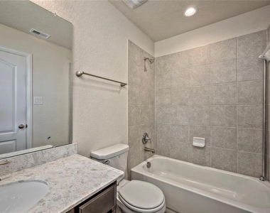 5106 Eagle Falls Lane - Photo Thumbnail 6