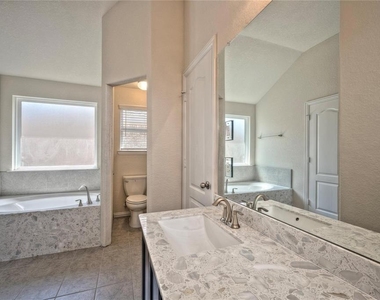 5106 Eagle Falls Lane - Photo Thumbnail 3