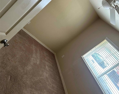 1104 Hidden Oaks Street - Photo Thumbnail 16