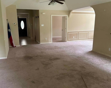 1104 Hidden Oaks Street - Photo Thumbnail 5