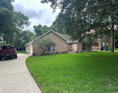 1104 Hidden Oaks Street - Photo Thumbnail 2