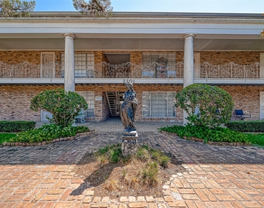 2121 Fountain View Drive - Photo Thumbnail 30