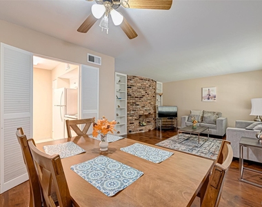 2121 Fountain View Drive - Photo Thumbnail 5