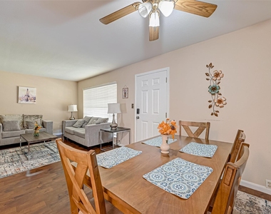 2121 Fountain View Drive - Photo Thumbnail 6