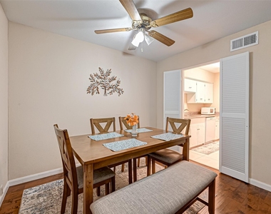 2121 Fountain View Drive - Photo Thumbnail 4