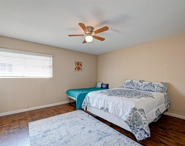 2121 Fountain View Drive - Photo Thumbnail 19