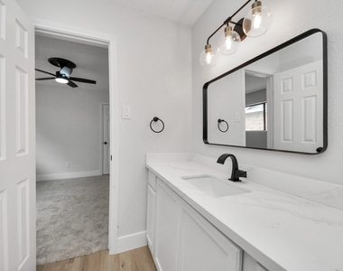 7427 Willow Oak Drive - Photo Thumbnail 32
