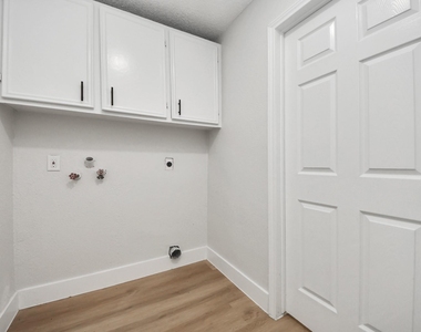 7427 Willow Oak Drive - Photo Thumbnail 33