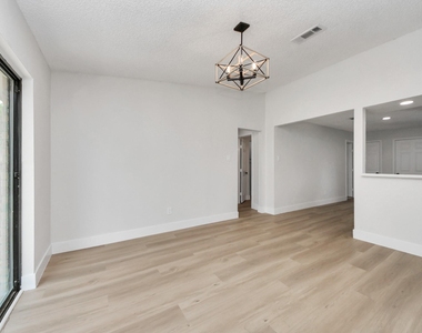 7427 Willow Oak Drive - Photo Thumbnail 22