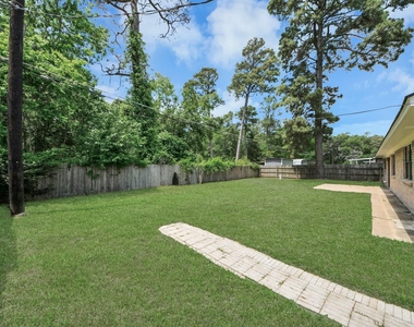 7427 Willow Oak Drive - Photo Thumbnail 4