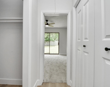 7427 Willow Oak Drive - Photo Thumbnail 13