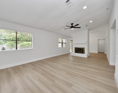 7427 Willow Oak Drive - Photo Thumbnail 18