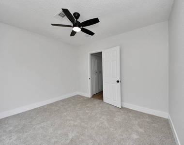 7427 Willow Oak Drive - Photo Thumbnail 16