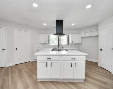 7427 Willow Oak Drive - Photo Thumbnail 29