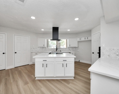 7427 Willow Oak Drive - Photo Thumbnail 25