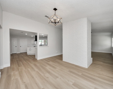7427 Willow Oak Drive - Photo Thumbnail 23