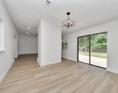 7427 Willow Oak Drive - Photo Thumbnail 24