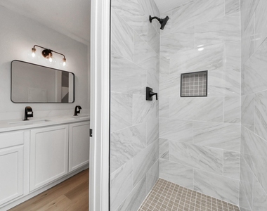 7427 Willow Oak Drive - Photo Thumbnail 11