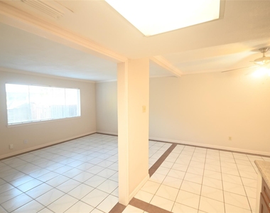 8314 La Roche Lane - Photo Thumbnail 5
