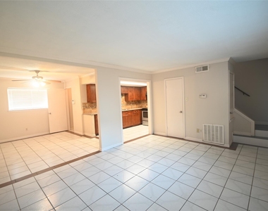 8314 La Roche Lane - Photo Thumbnail 2