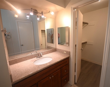 8314 La Roche Lane - Photo Thumbnail 13