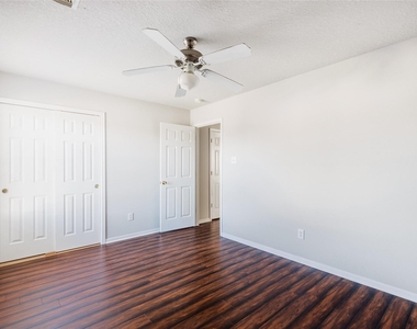 15410 Fir Woods Lane - Photo Thumbnail 21