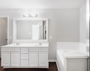 15410 Fir Woods Lane - Photo Thumbnail 17