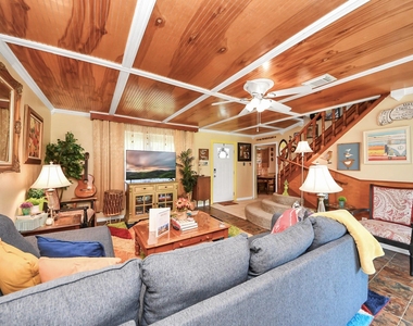 17018 Water Oak Drive - Photo Thumbnail 8