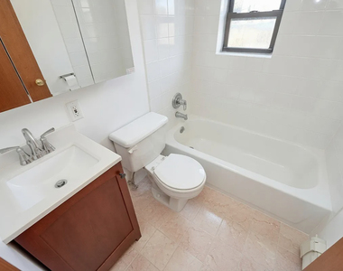 29 7th Avenue South - Photo Thumbnail 7