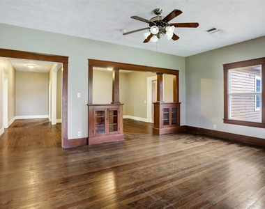 1207 N Meyer Street - Photo Thumbnail 2