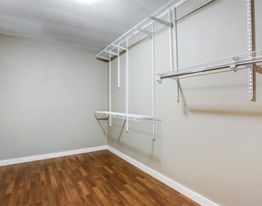 1207 N Meyer Street - Photo Thumbnail 13