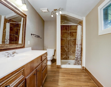 1207 N Meyer Street - Photo Thumbnail 12