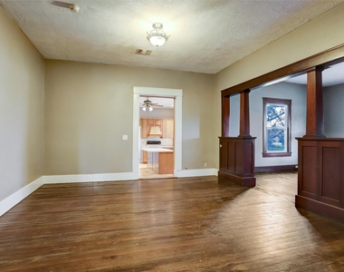 1207 N Meyer Street - Photo Thumbnail 3