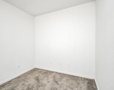 16850 Brooktondale Court - Photo Thumbnail 20