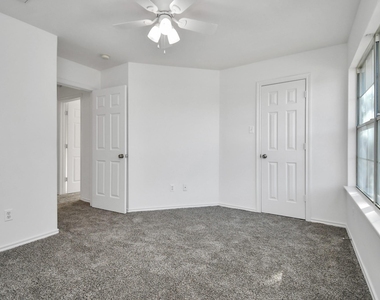 16850 Brooktondale Court - Photo Thumbnail 33
