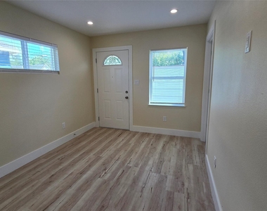 3733 Seabrook Street - Photo Thumbnail 6