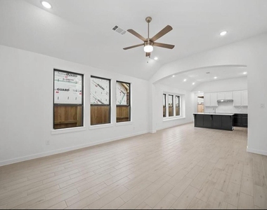 4142 Kinsey Street - Photo Thumbnail 3