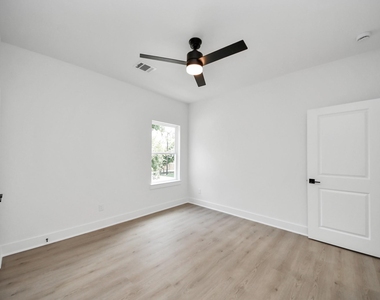 860 Rachel Street - Photo Thumbnail 25