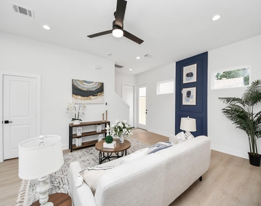 860 Rachel Street - Photo Thumbnail 4