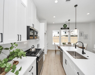 860 Rachel Street - Photo Thumbnail 13