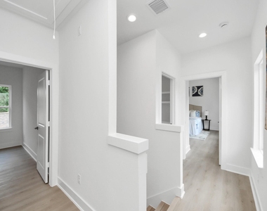 860 Rachel Street - Photo Thumbnail 36