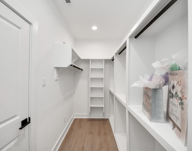 860 Rachel Street - Photo Thumbnail 34
