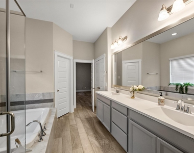 16815 Osprey Bend Drive - Photo Thumbnail 14