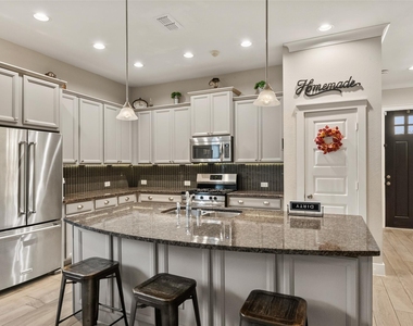 16815 Osprey Bend Drive - Photo Thumbnail 8
