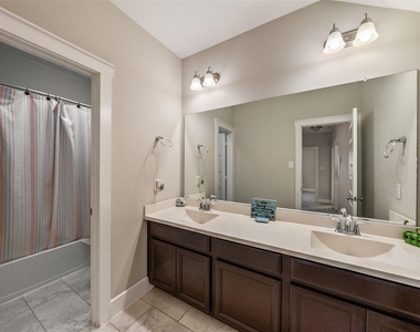16815 Osprey Bend Drive - Photo Thumbnail 17