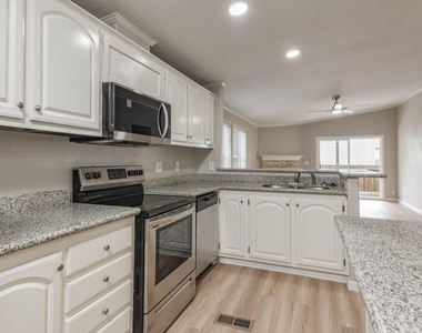 10210 Berrypatch Lane - Photo Thumbnail 13