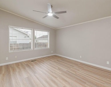 10210 Berrypatch Lane - Photo Thumbnail 18
