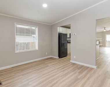 10210 Berrypatch Lane - Photo Thumbnail 8