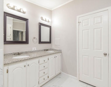 10210 Berrypatch Lane - Photo Thumbnail 21