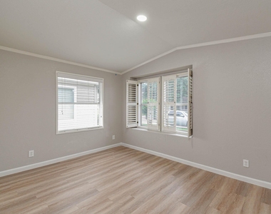 10210 Berrypatch Lane - Photo Thumbnail 3